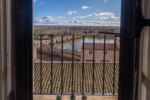 El Puente Apartamento Condo in Zamora