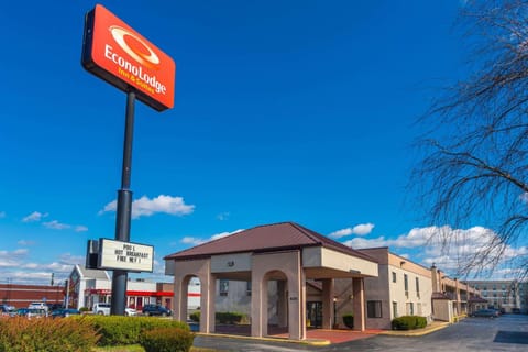 Econo Lodge & Suites Clarksville Motel in Clarksville