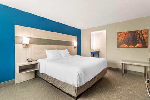 Best Western Plus Magnolia Inn & Suites Hotel in Cleveland