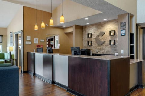 Comfort Suites DFW Airport Hotel in Irving