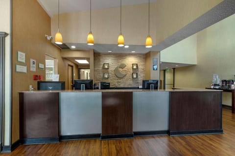 Comfort Suites DFW Airport Hotel in Irving