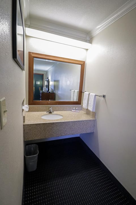 University Inn & Suites Motel in San Antonio