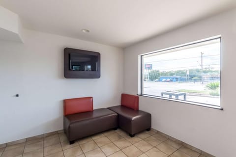 Motel 6-San Antonio, TX - South WW White Rd Hotel in San Antonio