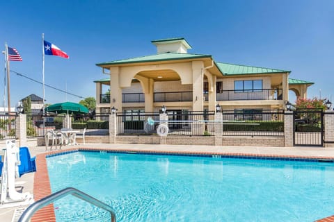 On site, Pool view, Swimming pool