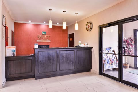 Quality Inn & Suites Hotel in Beaumont