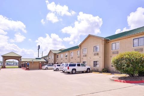 Quality Inn & Suites Hotel in Beaumont