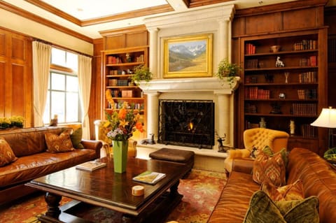 The Ritz-Carlton Club, Two-Bedroom Residence 8411, Ski-in & Ski-out Resort in Aspen Highlands House in Aspen