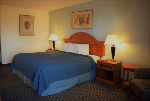 Texas Inn & Suites Motel in Denton