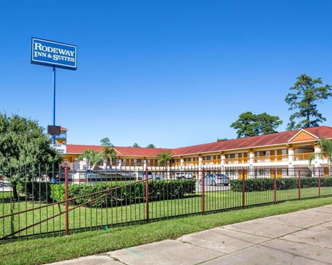 Rodeway Inn & Suites Hotel in Humble