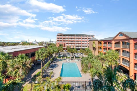 Quality Inn & Suites Galveston - Beachfront Hotel in Galveston Island