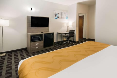 Quality Inn & Suites Hotel in Bellmead