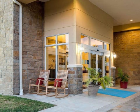 Comfort Suites Palestine Hotel in Texas