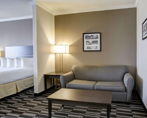 Quality Inn & Suites Hotel in Bryan