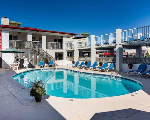 On site, Pool view, Swimming pool, Swimming pool