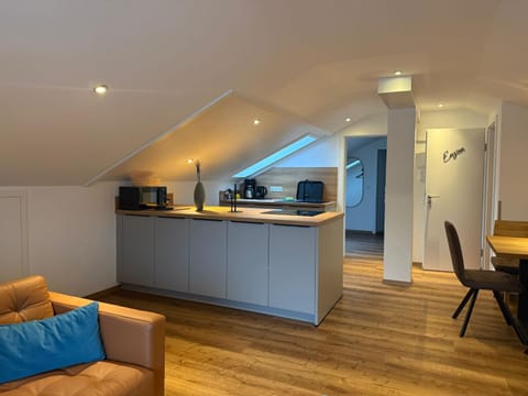 Kitchen or kitchenette, Living room