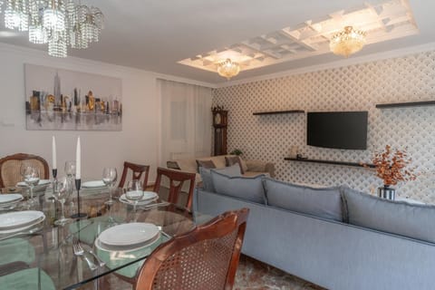 tuGuest Gran Via 42 Apartment Condo in Granada