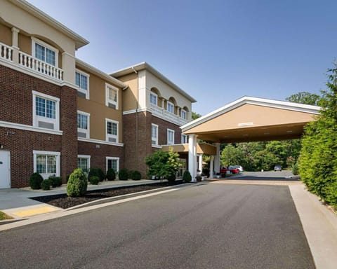 Comfort Inn & Suites Orange - Montpelier Hotel in Shenandoah Valley