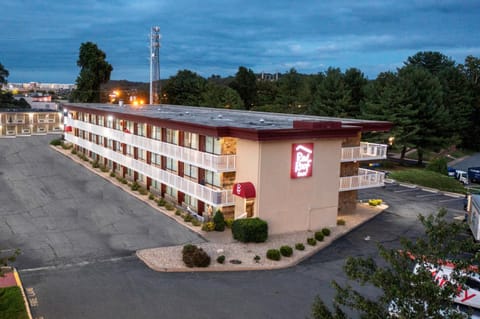 Red Roof Inn Charlottesville Motel in Charlottesville