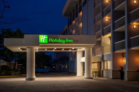 Holiday Inn & Suites Richmond West End Hotel in Tuckahoe