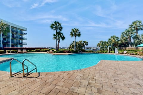 Pirates' Bay Marina II Hotel in Fort Walton Beach