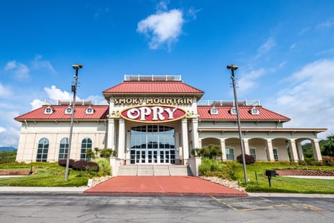 Fantasy Mountain View House in Pigeon Forge