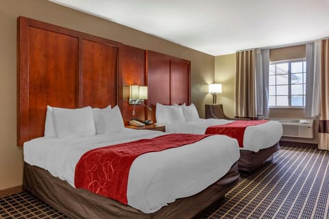 Comfort Suites Delavan - Lake Geneva Area Hotel in Delavan Lake