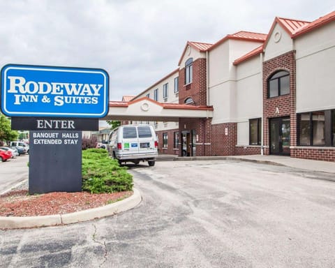 Rodeway Inn & Suites Milwaukee Airport Hotel in Milwaukee