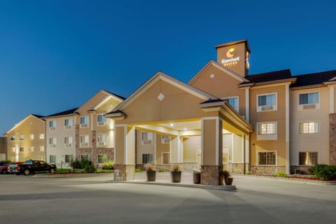Comfort Suites Johnson Creek Conference Center Hotel in Johnson Creek