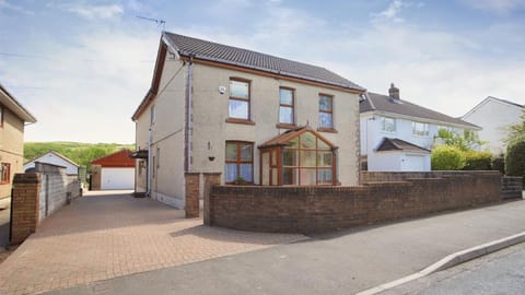 Garrod Avenue House in Wales