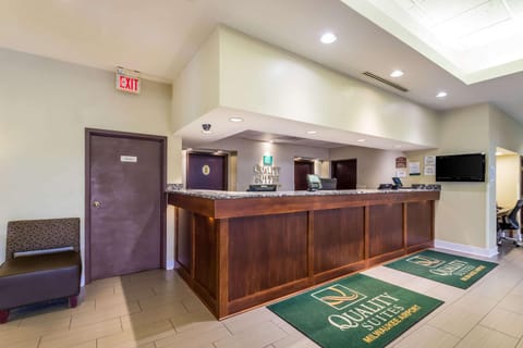 Quality Suites Milwaukee Airport Hotel in Milwaukee
