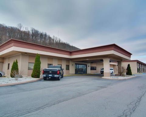 Quality Hotel and Conference Center Hotel in West Virginia