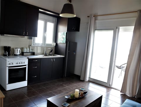 Coffee/tea facilities, Kitchen or kitchenette, Seating area