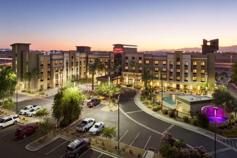 Hampton Inn & Suites Phoenix Glendale-Westgate Hotel in Glendale