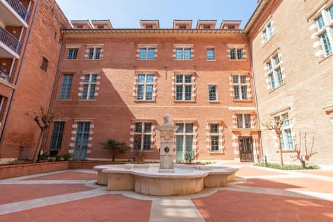 Appartement le Terracotta - Parking - Place du Capitole Condo in Toulouse
