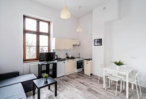 Apartament z osobną sypialnią w pięknej kamienicy w centrum Apartment in Wroclaw