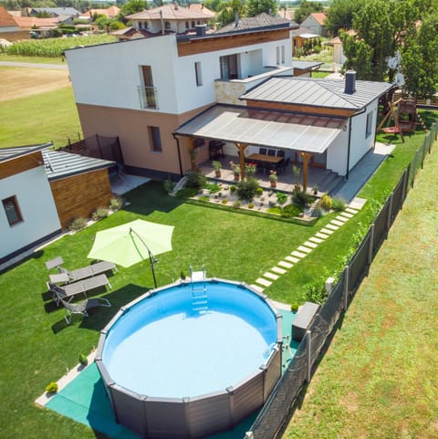 Property building, Bird's eye view, Swimming pool