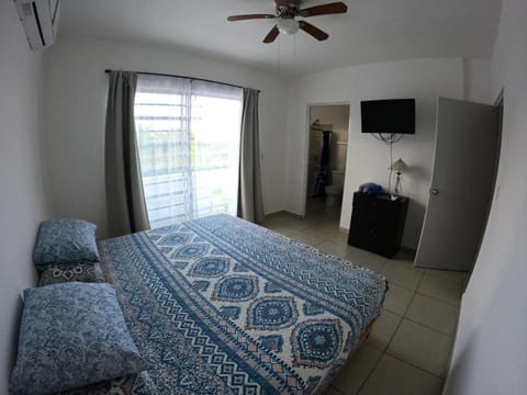 Bed, Bathroom, TV and multimedia, Balcony/Terrace, Bedroom, fireplace, air conditioner