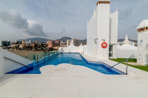 Day, Mountain view, Pool view, Swimming pool