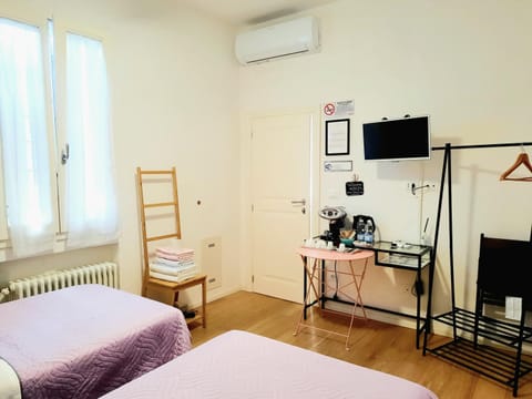 Stop Over BLQ Bed and breakfast in Bologna