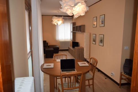 TV and multimedia, Living room, Dining area