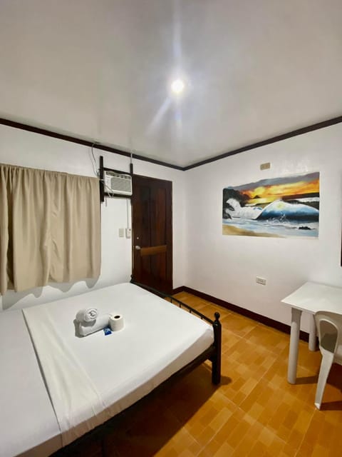 Cozy-Airconditioned Room 3 - May Ann Homestay Vacation rental in General Luna