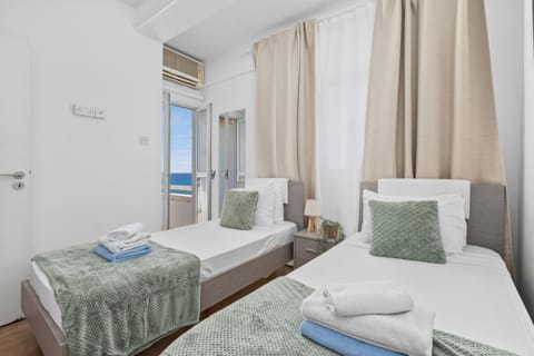 Bedroom, Sea view, Sunset, hair dryier, towels, air conditioner