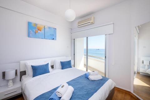 Lazuli Sea View Beachfront- Ap 61 Eigentumswohnung in Larnaca