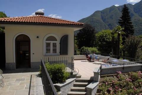 B&B Le Camelie Bed and Breakfast in Domodossola