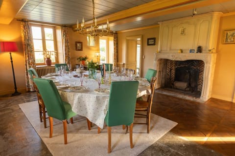 Château de Monceaux 5mn de Bayeux proche Mer House in Normandy