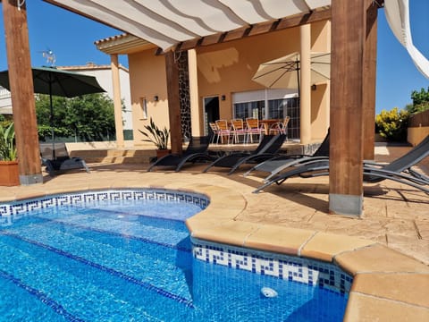 Riumar "Agostino", 300m to beach, private pool, On-Site-Service, dog beach House in Montsià