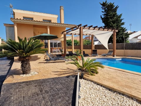 Riumar "Agostino", 300m to beach, private pool, On-Site-Service, dog beach House in Montsià