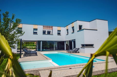Luxury Villa Lucella, big pool, spa, tennis, gym, volleyball Villa in Split-Dalmatia County