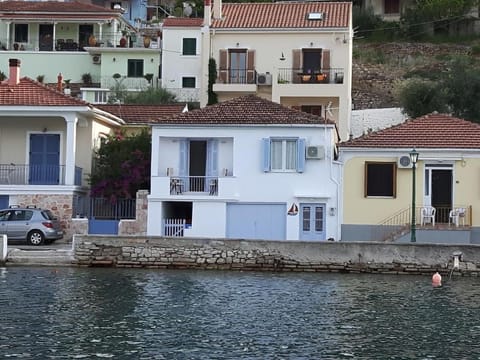 Cavos Seaside House Casa in Ithaca