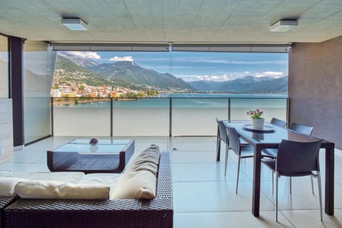 Natural landscape, Balcony/Terrace, Lake view, Mountain view, Seasons